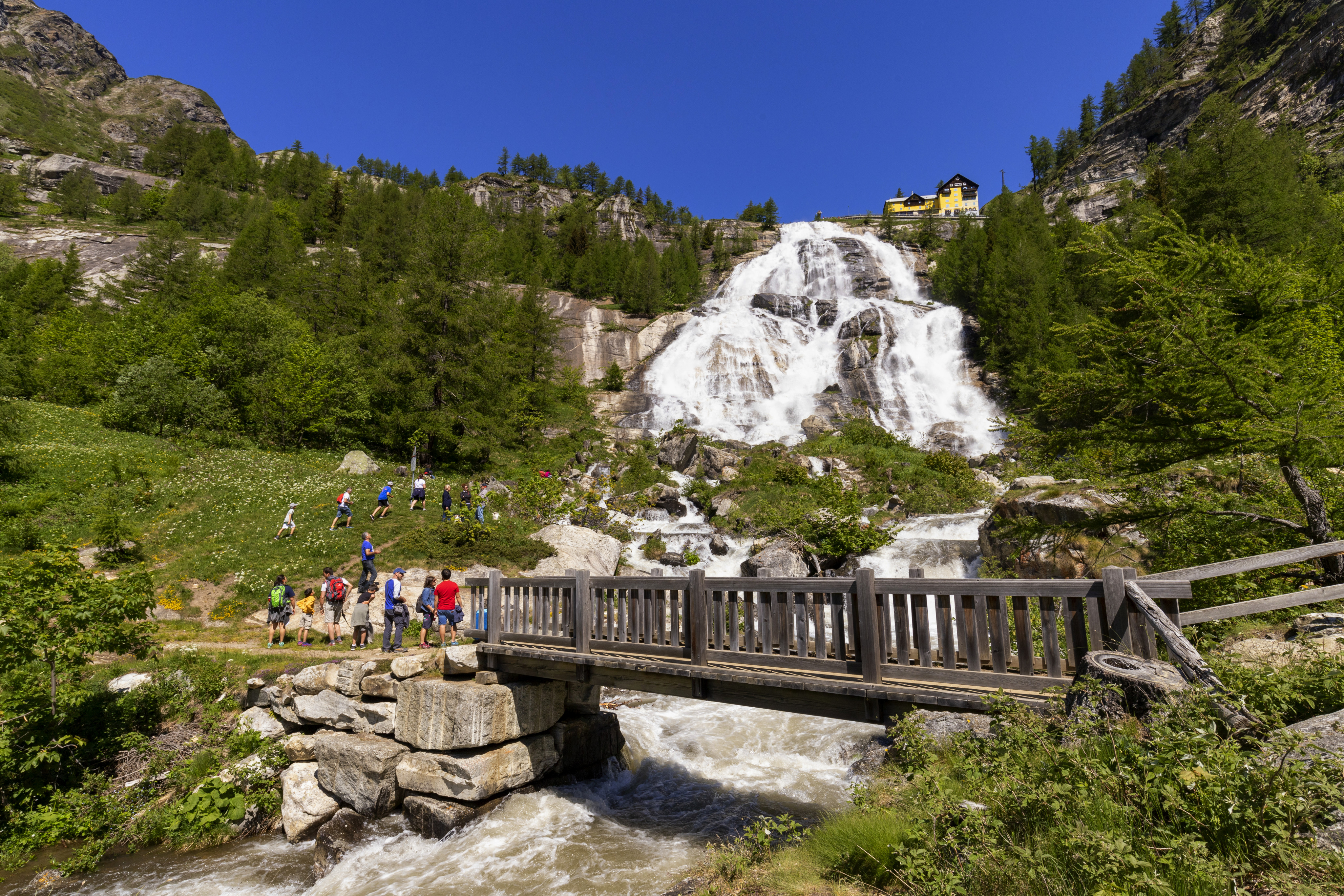 Venerdì la Valle d'Aosta si tinge di Rosa