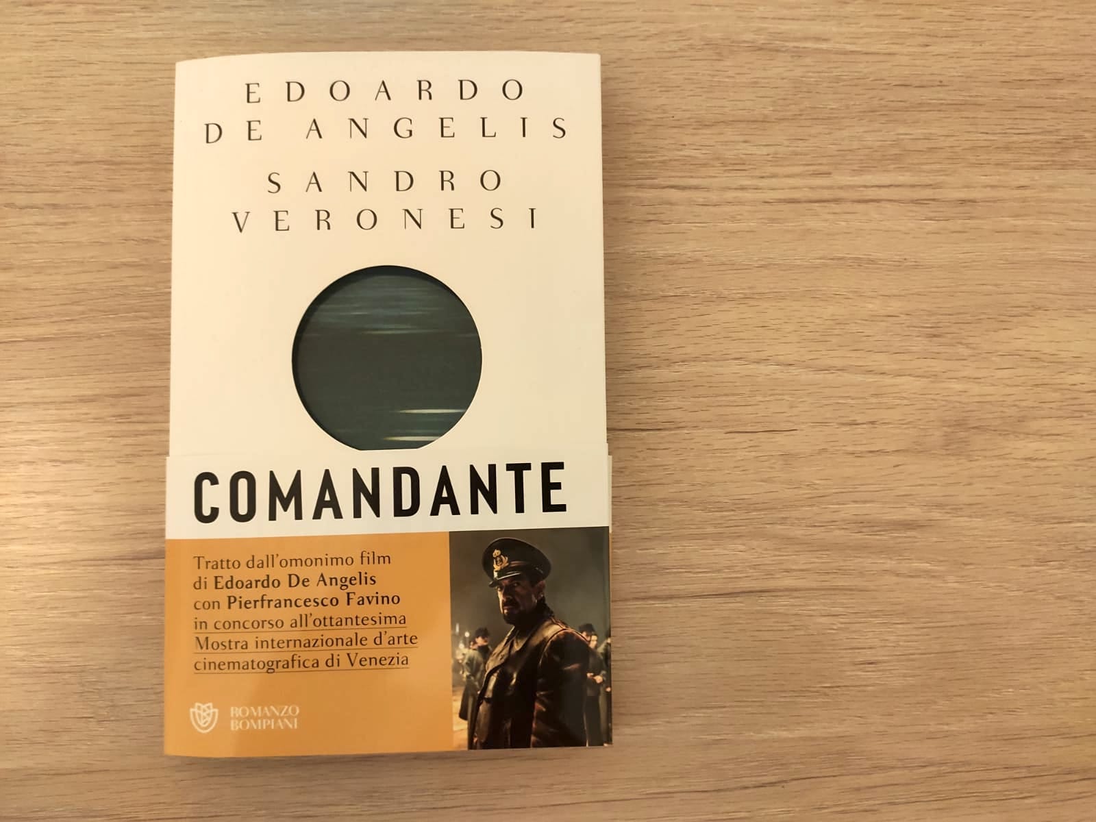 Comandante di Sandro Veronesi: storia di altruismo e fedelta'