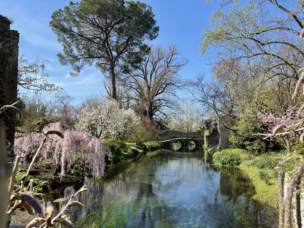 Ninfa: calendario delle aperture del 2022