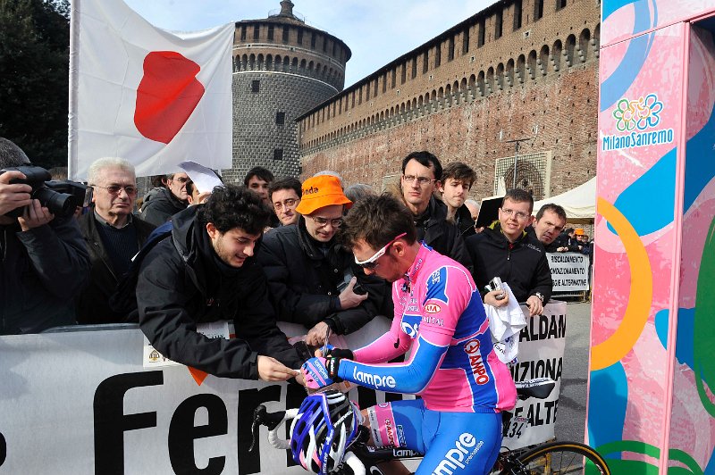_GM33932.JPG - Gian Mattia D'Alberto - LaPresse19 03 2011 Milanosport ciclismocorsa ciclistica "Milano Sanremo"nella foto: i ciclisti alla partenzaGian Mattia D'Alberto - LaPresse19 03 2011 MilanoMilano Sanremo" Cycling race in the picture: the athlets at the start