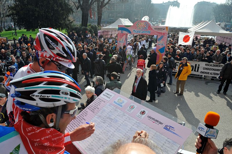 _GM34021.JPG - Gian Mattia D'Alberto - LaPresse19 03 2011 Milanosport ciclismocorsa ciclistica "Milano Sanremo"nella foto: i ciclisti alla partenzaGian Mattia D'Alberto - LaPresse19 03 2011 MilanoMilano Sanremo" Cycling race in the picture: the athlets at the start