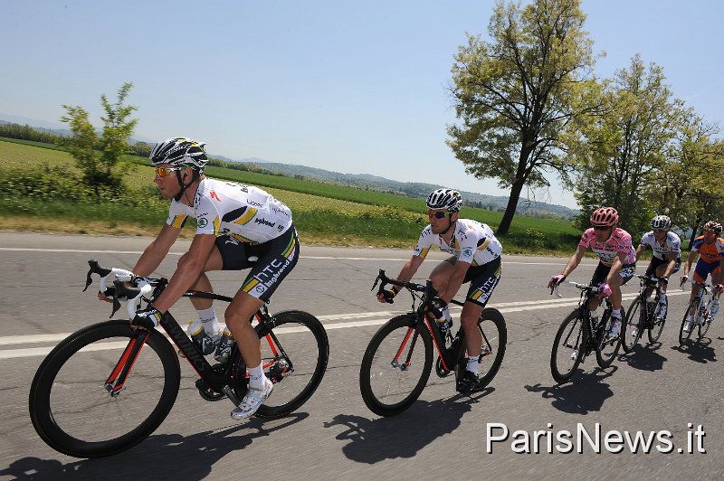 FAU004.JPG - Franck Faugere - LaPresse08 05 2011 AlbasportGiro d'Italia Seconda Tappanella foto: Mark Cavendish (gbr) / htc-highroad - Marco Pinotti (ita) / htc-hightroadFranck Faugere - LaPresse08 05 2011 ParmaGiro d'Italia second stagein the photo: Mark Cavendish (gbr) / htc-highroad - Marco Pinotti (ita) / htc-hightroad