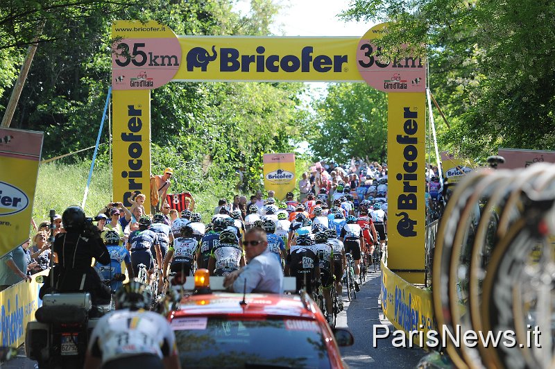 FAU035.JPG - Franck Faugere - LaPresse08 05 2011 AlbasportGiro d'Italia Seconda Tappanella foto: garaFranck Faugere - LaPresse08 05 2011 ParmaGiro d'Italia second stagein the photo: race