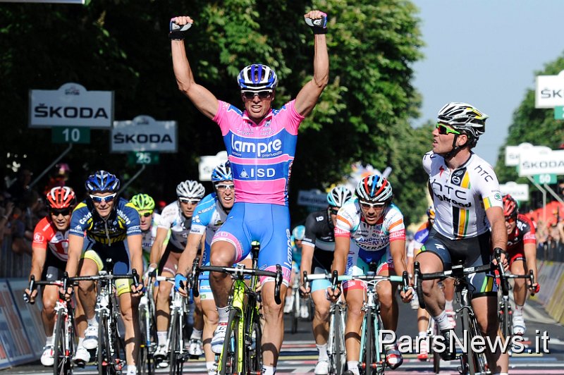 _GM10093.JPG - Gian Mattia D'Alberto - LaPresse08 05 2011 AlbasportGiro d'Italia arrivo Parmanella foto: Alessando Petacchi vincitore di tappaGian Mattia D'Alberto- LaPresse08 05 2011 ParmaGiro d'Italia second stagein the photo: the winner Alessando Petacchi