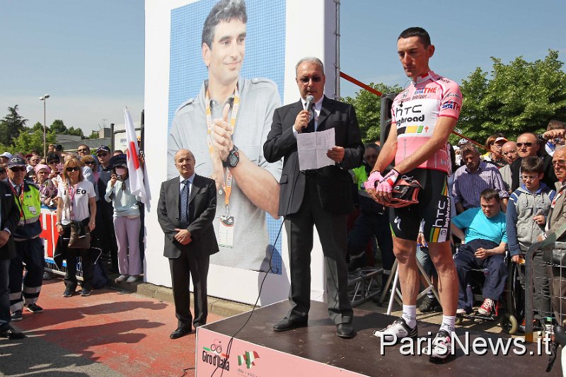giro_secondatappa43.jpg - Foto : Daniele Badolato / Lapresse07/05/2011 AlbaGiro d'Italia 2011 - Seconda TappaNella foto Angelo Zomegnan , Marco PinottiPhoto : Daniele Badolato / Lapresse07/05/2011 AlbaGiro d'Italia 2011 - Second StageIn the picture Angelo Zomegnan , Marco Pinotti