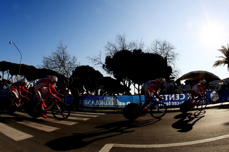 DAN12866.jpg - Foto : Daniele Badolato / Lapresse09/03/2011 Marina di CarraraCorsa Ciclistica Tirreno - AdriaticoNella foto la corsaPhoto : Daniele Badolato / Lapresse09/03/2011 Marina di CarraraTirreno - Adriatico Cycling raceIn the picture the race