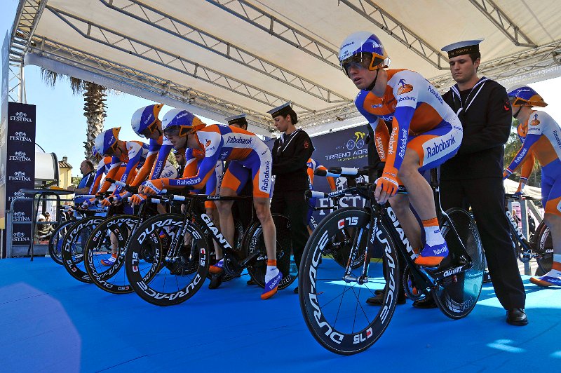 TirrenoAdriatico30.JPG - Gian Mattia D'Alberto - LaPresse09 03 2011 Marina di Carrara MSsport ciclismocorsa ciclistica "Tirreno Adriatico"nella foto: la Rabobank, vincitrice della cronosquadraGian Mattia D'Alberto - LaPresse09 03 2011 Marina di Carrara"Tirreno Adriatico" Cycling racein the picture: Rabobank , chronoteam's winners