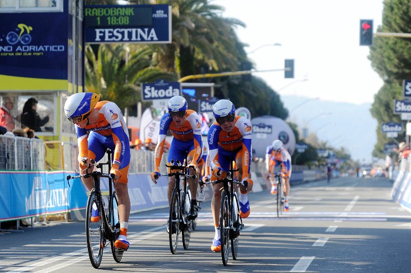 TirrenoAdriatico37.JPG - Gian Mattia D'Alberto - LaPresse09 03 2011 Marina di Carrara MSsport ciclismocorsa ciclistica "Tirreno Adriatico"nella foto: la Rabobank, vincitrice della cronosquadraGian Mattia D'Alberto - LaPresse09 03 2011 Marina di Carrara"Tirreno Adriatico" Cycling racein the picture: Rabobank , chronoteam's winners