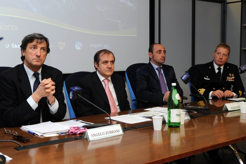 _GM12133.JPG - Â© Gian Mattia D'Alberto/LaPresse08-02-2011 Carrarainternipresentazione della gara di ciclismo Tirreno - Adriatico 2011nella foto: da sn, il sindaco di Carrara Angelo Zubbani, Mauro Vegni, Direttore Operativo di RCS Sport, dal C.T. della Nazionale italiana di ciclismo Paolo Bettini e dal Comandante della Cap. di Porto di Marina di Carrara, Capitano di Fregata Filippo MariniÂ© Gian Mattia D'Alberto/LaPresse08-02-2011 CarraraCycling race Tirreno - Adriatico 2011in the photo: from L, Carrara's mayor Angelo Zubbani, Mauro Vegni, RCS Sport, Italian's Cycling coach Paolo Bettini, Capitano di Fregata Filippo Marini