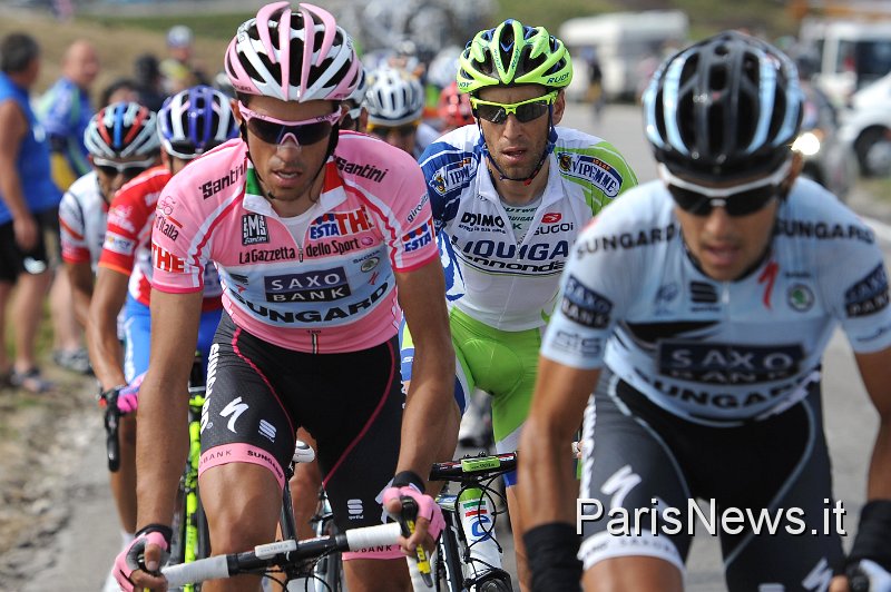 3FF_8486.JPG - Foto : Franck Faugere - LaPresse22 05 2011 Conegliano-Gardeccia/Val di FassasportGiro d'Italia tappa 15 - Conegliano - Gardeccia/Val di Fassanella foto: Alberto Contador - Vicenzo NibaliPhoto : Franck Faugere - LaPresse22 05 2011 Conegliano-Gardeccia/Val di FassaGiro d'Italia stage 15 - Conegliano - Gardeccia/Val di Fassain the photo: Alberto Contador - Vicenzo Nibali