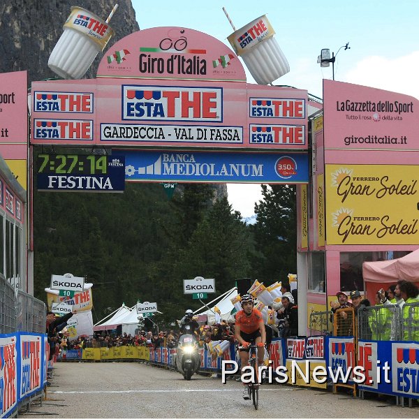 DAN17705.jpg - Daniele Badolato - LaPresse22 05 2011 GardecciasportGiro d'Italia quindicesima tappanella foto: Mikel NieveDaniele Badolato- LaPresse22 05 2011 GardecciaGiro d'Italia Fifteenth stagein the photo: Mikel Nieve