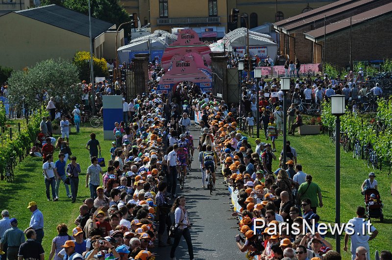 _GM31227.JPG - Gian Mattia D'Alberto - LaPresse22 05 2011 Conegliano VenetosportGiro d'Italia partenza quindicesima tappanella foto: partenzaGian Mattia D'Alberto - LaPresse22 05 2011 ConeglianoGiro d'Italia fifthteenth stagein the photo: the start