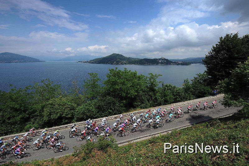 2FF_1938.JPG - Foto : Franck Faugere - LaPresse27 05 2011 Bergamo-MacugnagasportGiro d'Italia tappa 19 - Bergamo - Macugnaganella foto: gruppoPhoto : Franck Faugere - LaPresse27 05 2011 Bergamo-MacugnagaGiro d'Italia stage 19 - Bergamo - Macugnagain the photo: group