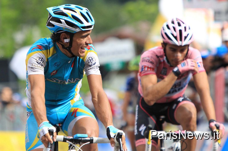 BUD16023.jpg - Daniele Badolato - LaPresse27 05 2011 MacugnagasportGiro d'Italia Diciannovesima tappanella foto: Paolo Tiralongo , Alberto ContadorDaniele Badolato - LaPresse27 05 2011 MacugnagaGiro d'Italia Nineteenth stagein the photo: Paolo Tiralongo , Alberto Contador
