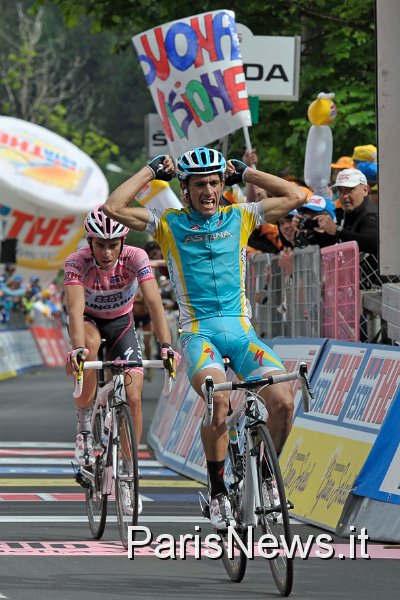 _GM17779.jpg - Gian Mattia D'Alberto - LaPresse27 05 2011 MacugnagasportGiro d'Italia Diciannovesima tappanella foto: Paolo Tiralongo , Alberto ContadorGian Mattia D'Alberto - LaPresse27 05 2011 MacugnagaGiro d'Italia Nineteenth stagein the photo: Paolo Tiralongo , Alberto Contador