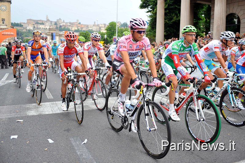 _GM33622.JPG - Gian Mattia D'Alberto - LaPresse27 05 2011 BergamosportGiro d'Italia diciannovesima tappanella foto: partenzaGian Mattia D'Alberto - LaPresse27 05 2011 BergamoGiro d'Italia nineteeenth stagein the photo: start